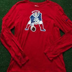 Men’s Nike Patriots Long sleeve medium!